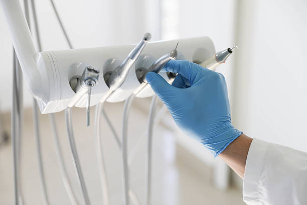 Professional Tooth Extraction technician working in Lake Barrington, IL